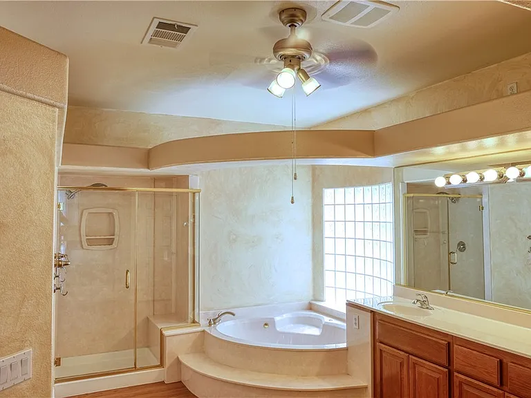 3924 Royal Scots Ave — Photo 17