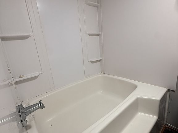 4th image of 9187 Highway Tx 103 Unit 200