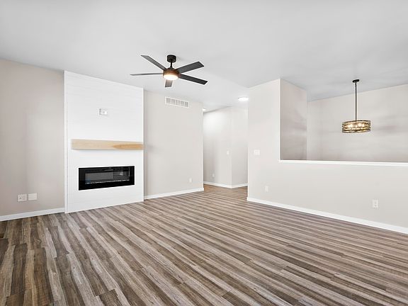 5th image of 155 Paradise Blvd