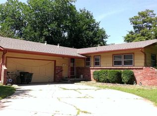 9824 W Kenny Ln, Wichita, KS 67212
