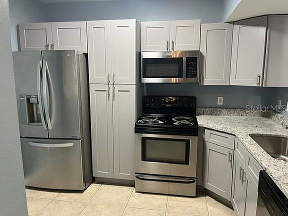 3rd image of 495 LAS CORTES LANE #102