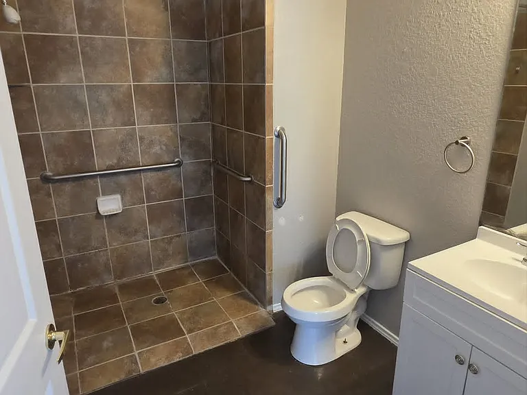 602 Chihuahua St — Photo 8