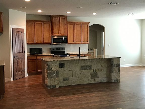 4th image of 3800 N Fm 1174