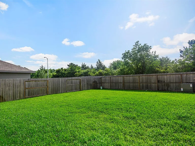 17722 Grove Hill Dr — Photo 27