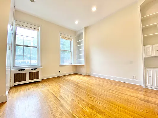 Rented by Oxford Property Group | media 1