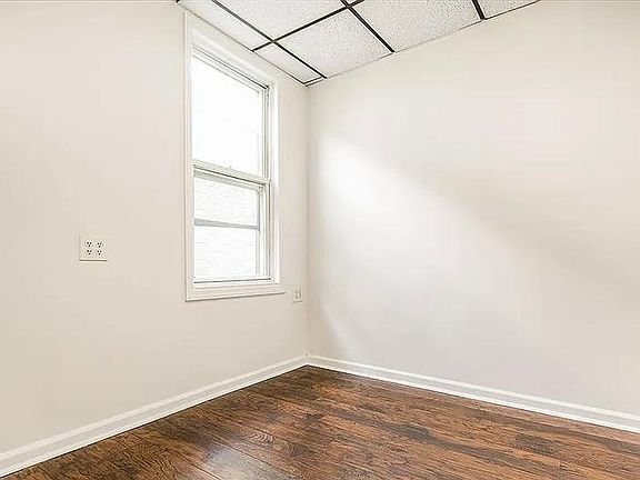 5th image of 385 Princeton Ave #2