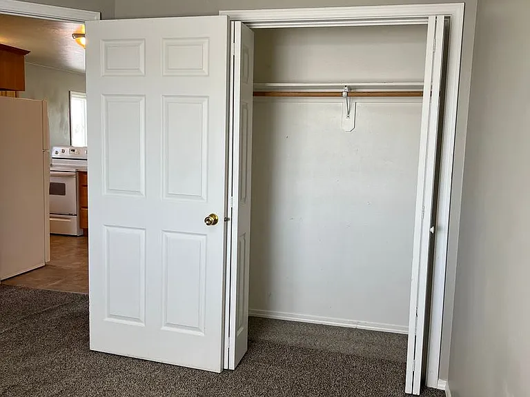J944AC — Photo 15