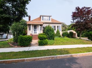 141 Hopedale St, Hopedale, MA 01747