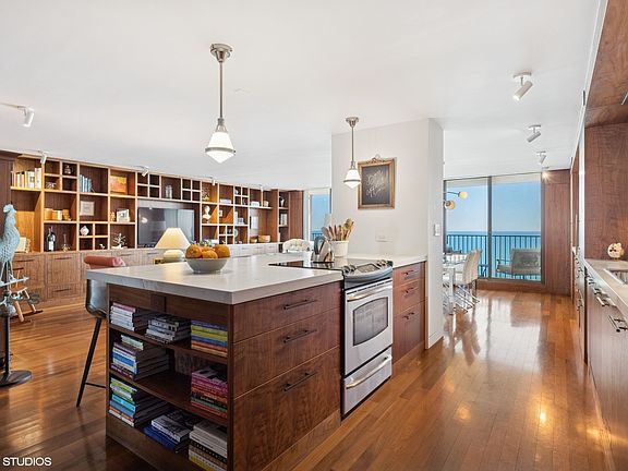 2nd image of 1212 N Lake Shore Dr APT 23CS