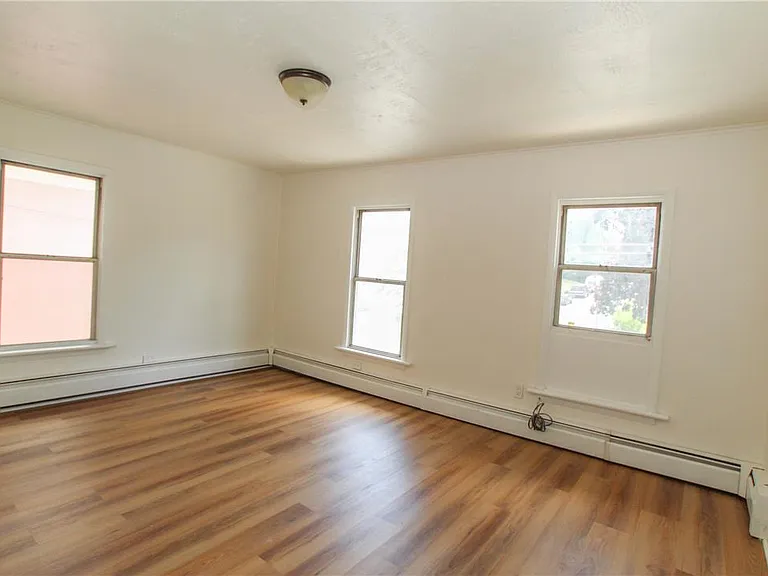 815 Market St — Photo 11