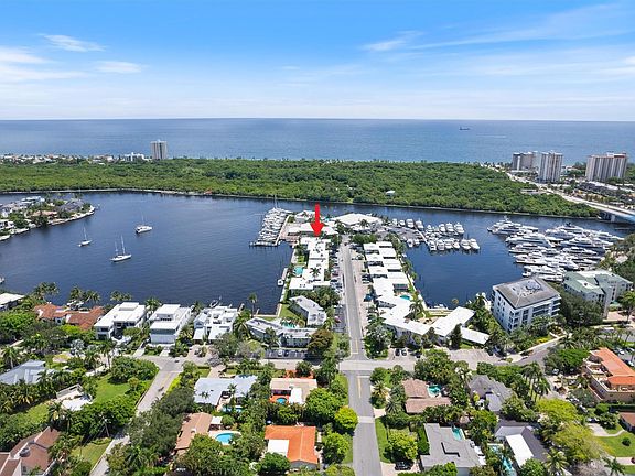 3rd image of 2727 Yacht Club Boulevard #2E