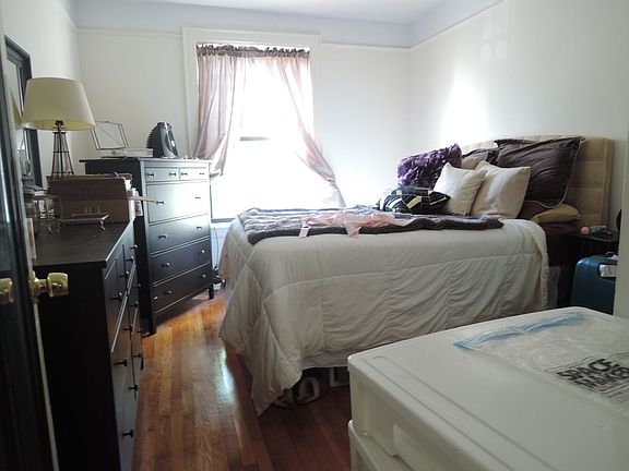3rd image of 2424 42nd St APT D5