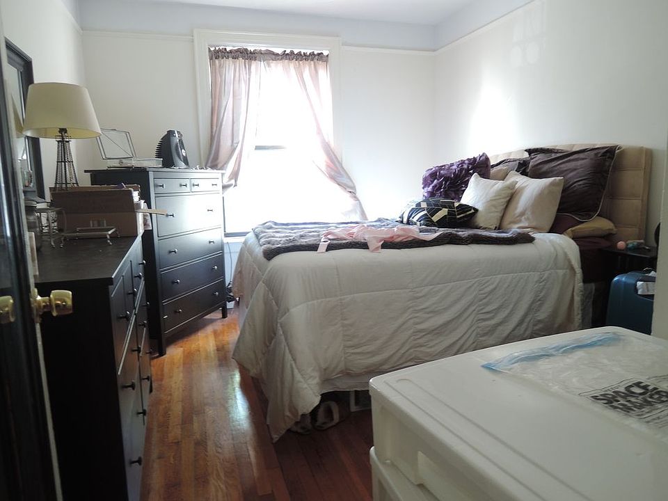 1st image of 24-24 42nd St #D5f