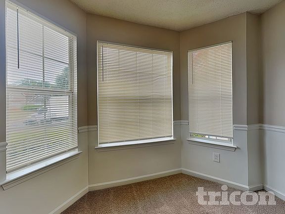 3rd image of 50 Robertford Dr