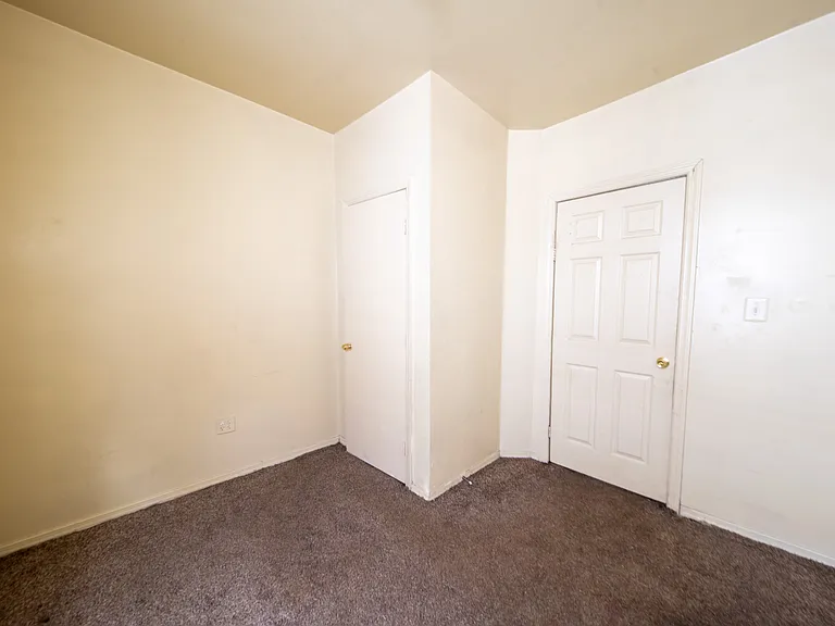 131 S 8th St #2 — Photo 6