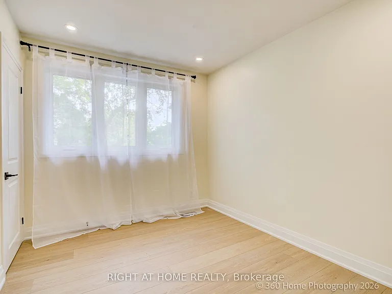 22 Gleneagle Cres — Photo 20