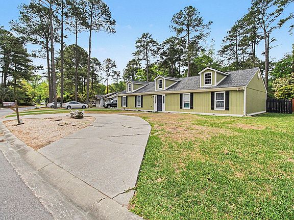 4th image of 129 Brookgate Dr.