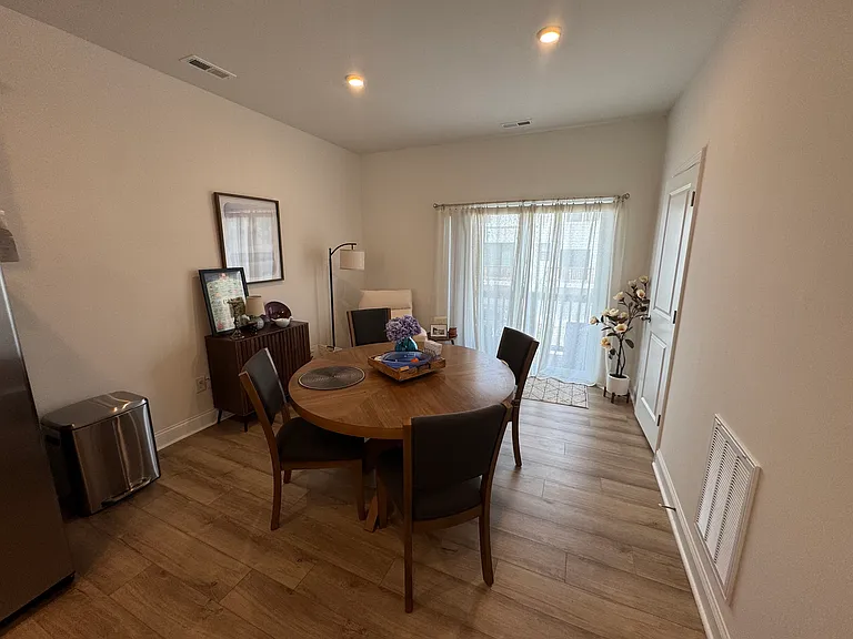 5009 Layman Dr — Photo 8