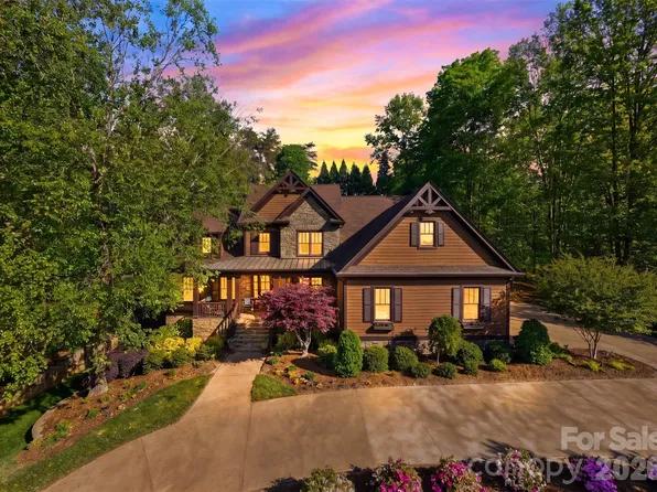 2748 Trent Dr NE, Conover, NC 28613