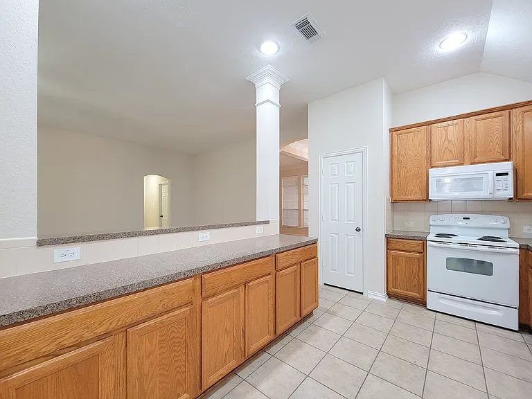 6806 Haley Ct — Photo 21