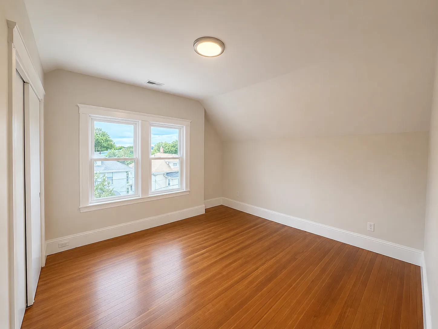 2 bed, 9999 sqft, $3,000 — Photo 4