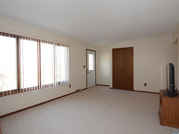5th image of 12725 445th Ave