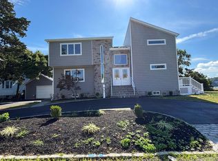 35 Adams Avenue, Bayville, NY