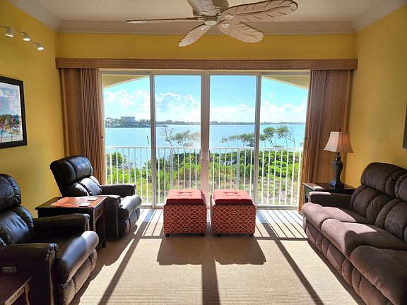 2nd image of 21 Harbour Isle Drive W #202