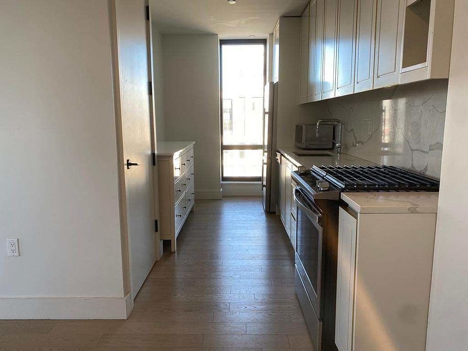 1st image of 571 4th Ave #1202