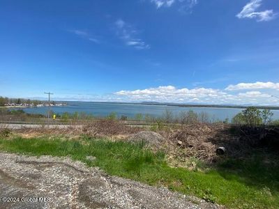 L16.000 NYS RTE 9N, Pt Henry, NY, 12974