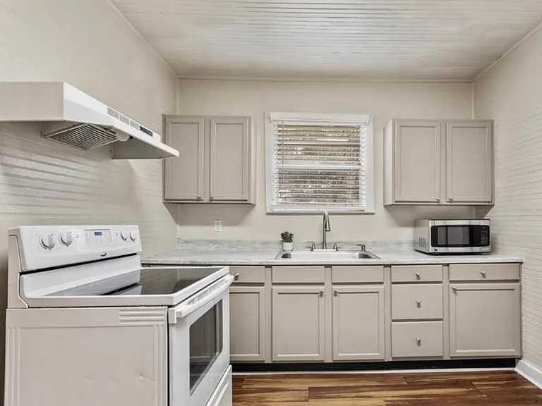1618 Branch St #A — Photo 28