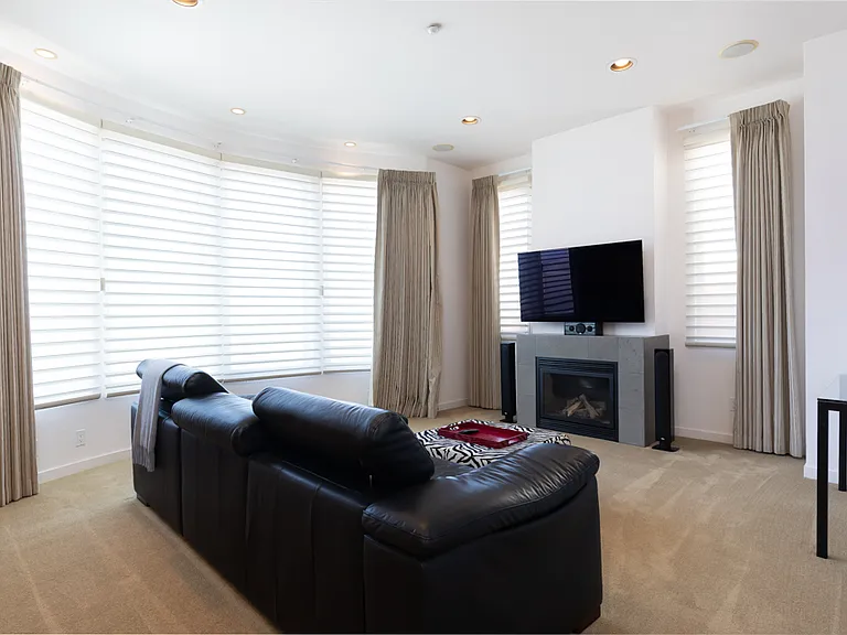 W Cliff Dr — Photo 20