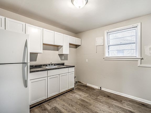 5th image of 1100 Forestwood Dr