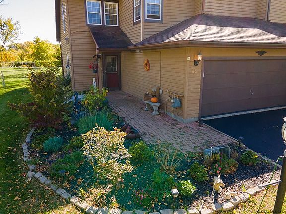 4th image of 85 Meadowbrook Dr