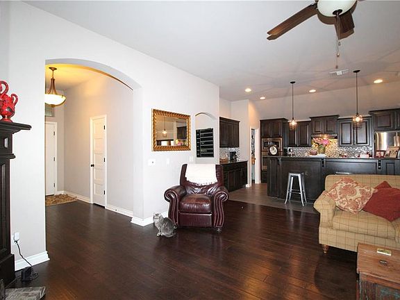 5th image of 4004 Sierra Vista Way