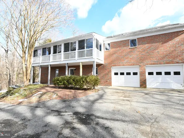 1110 White Sands Dr, Lusby, MD 20657