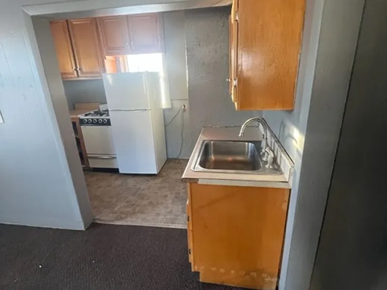 1436 Ansborough Ave — Photo 3