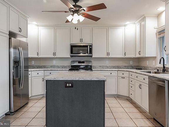 3rd image of 7152 Seminole Way