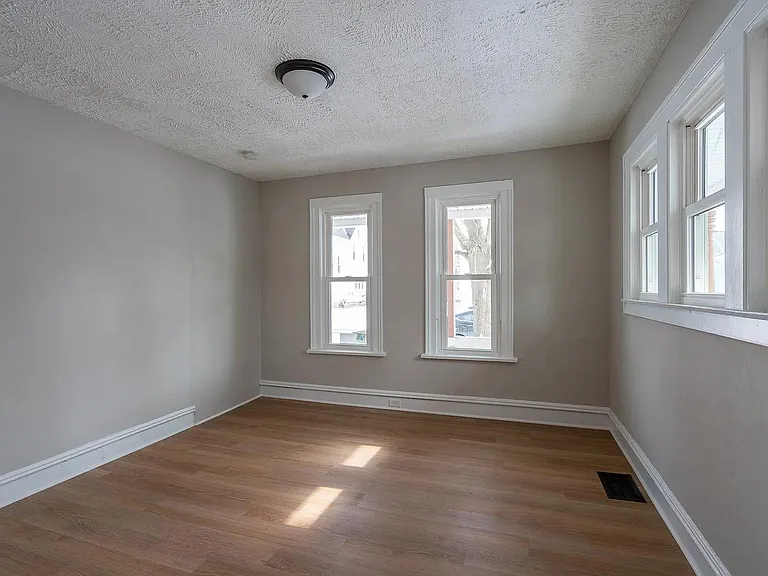 605 Pettibone Ave NW #1 — Photo 5