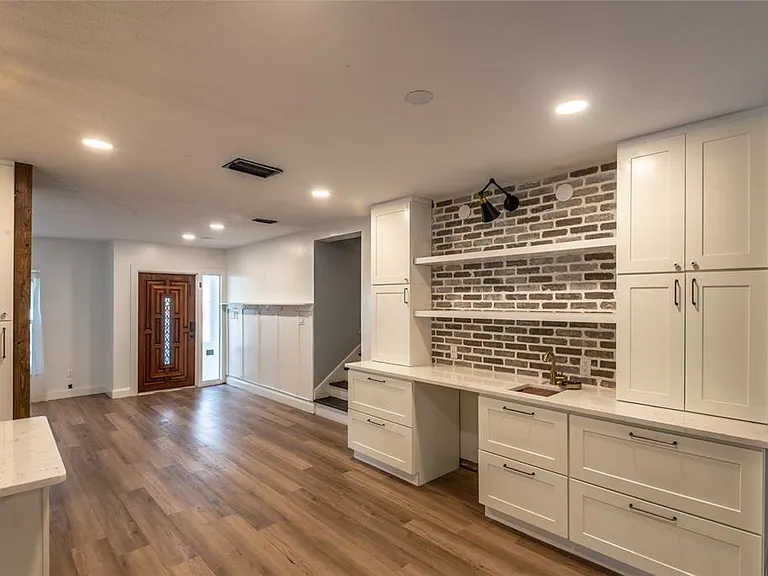 518 Crestover Dr — Photo 9
