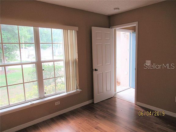 2nd image of 828 Clear Creek Cir