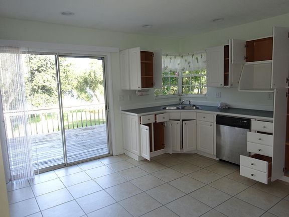 5th image of 1123 E Page Dr