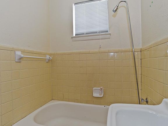 3rd image of 3604 San Jacinto St APT 102