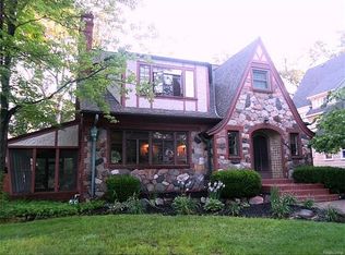 38 Hanover Rd, Pleasant Ridge, MI 48069