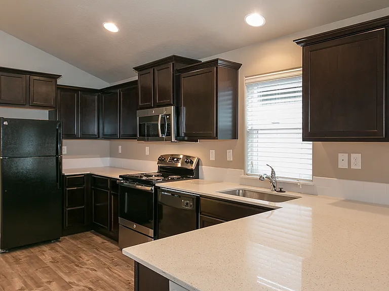 981 N Pacific Hwy #99 — Photo 7