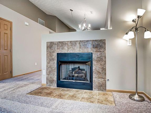 4th image of 5994 Canyon Creek Dr