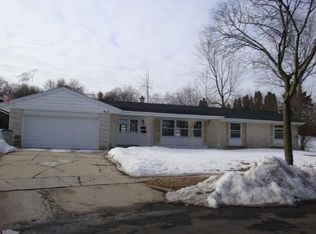 6010 N 98th Ct, Milwaukee, WI