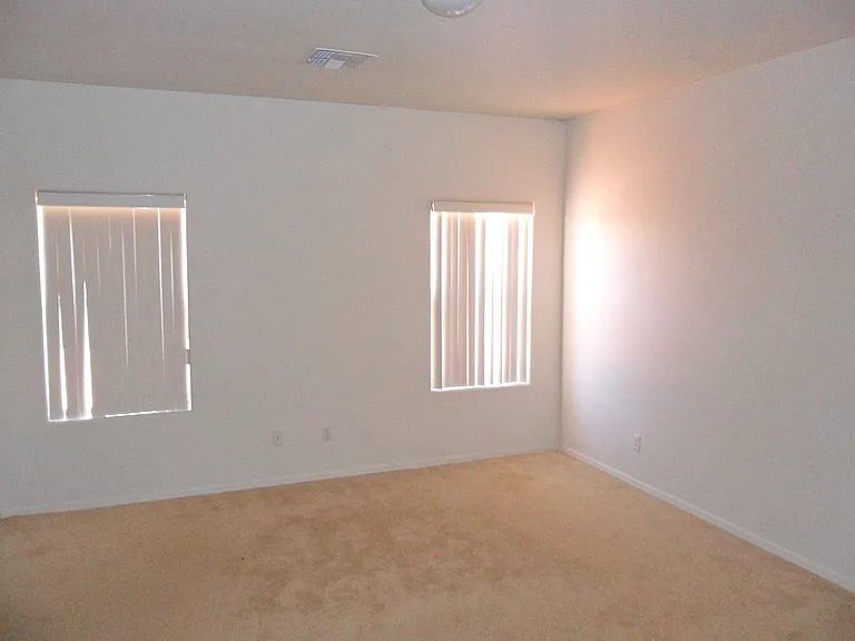 25758 W Nancy Ln — Photo 11