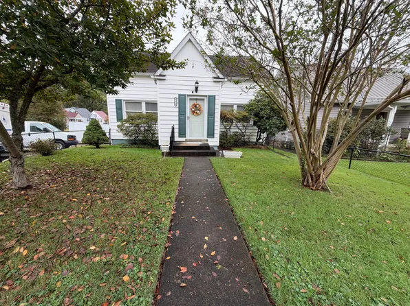 173 Riverview Dr, Charlton Heights, WV 25040