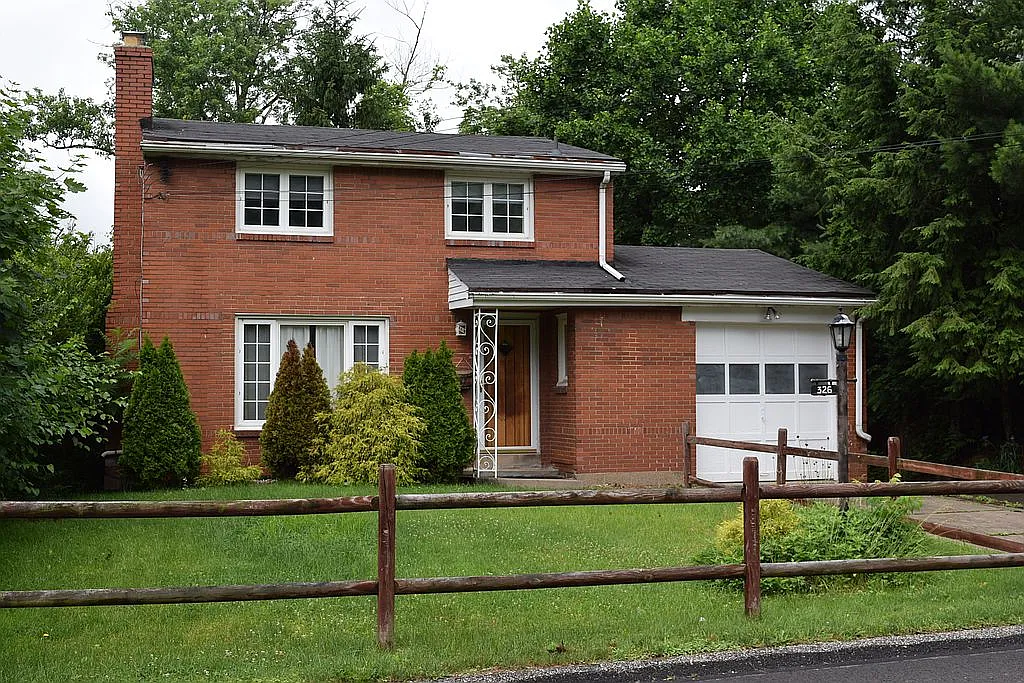326 Highland Rd photo 1